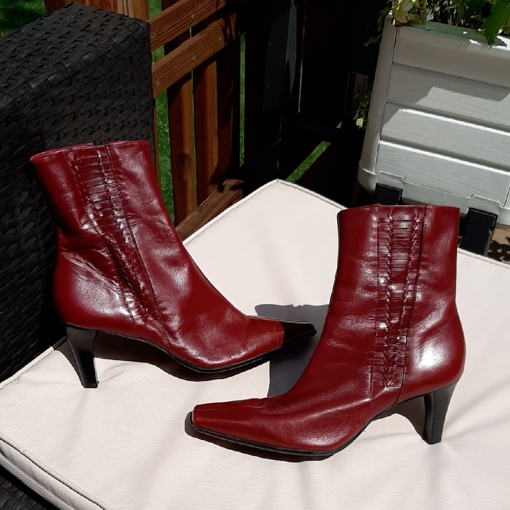 Michelle D Burgundy Leather Heeled Ankle Boots Sz 9.5